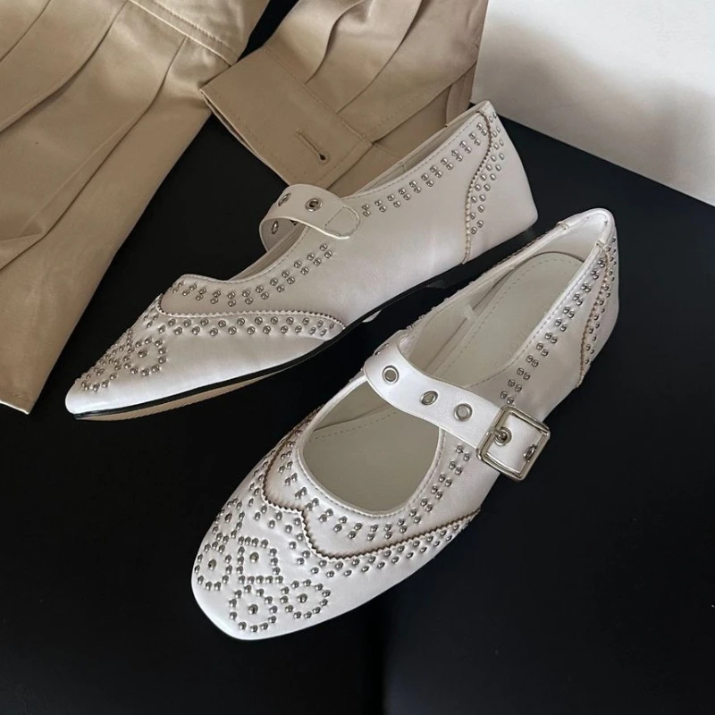 Retro Klinknagel Gesp Ontwerp  - Women Shoes Brand recensie en prijs